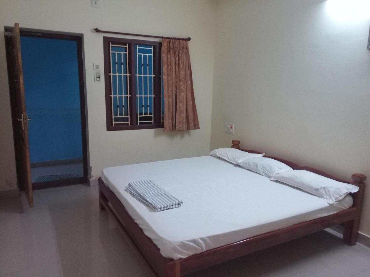 Sakthi Guest House & Residency, By Saraswathi Groups, Thirunallar, Karaikal Pillaittiruvasal Exterior foto